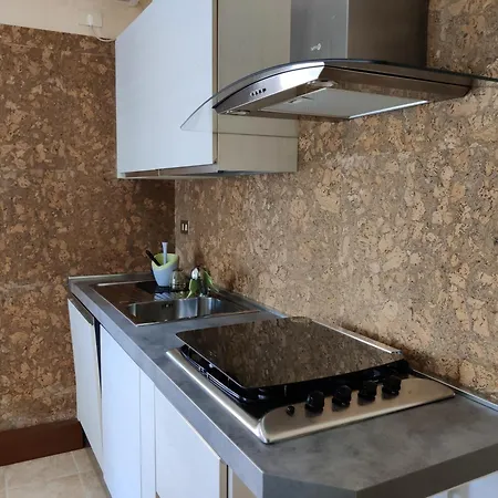 Modern House Near شقة
